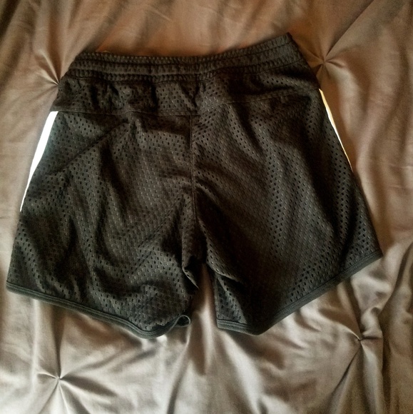 NWT Adidas Shorts Mesh - Picture 3 of 4
